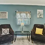 Retro Rainbow At Herb River-Canary Cottage #11
